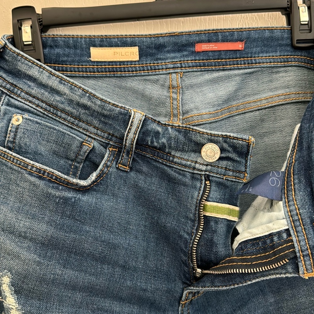 Pilcro Anthropologie sz 26 vintage blue denim straight cropped or not, nice!
